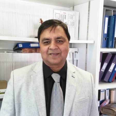 Portrait of author Waqar Ahmed